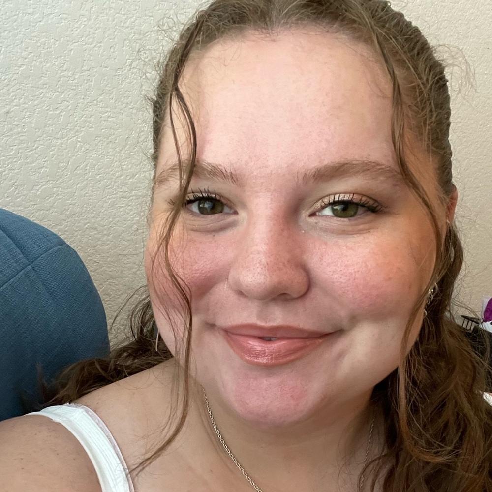 Meet your Posher, Ella